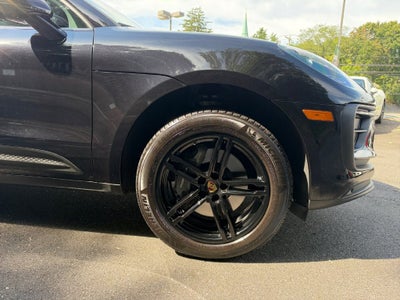 2025 Porsche Macan Base