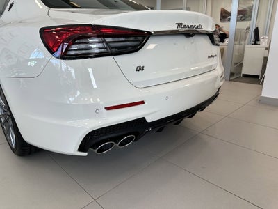 2024 Maserati Quattroporte Modena Ultima Q4