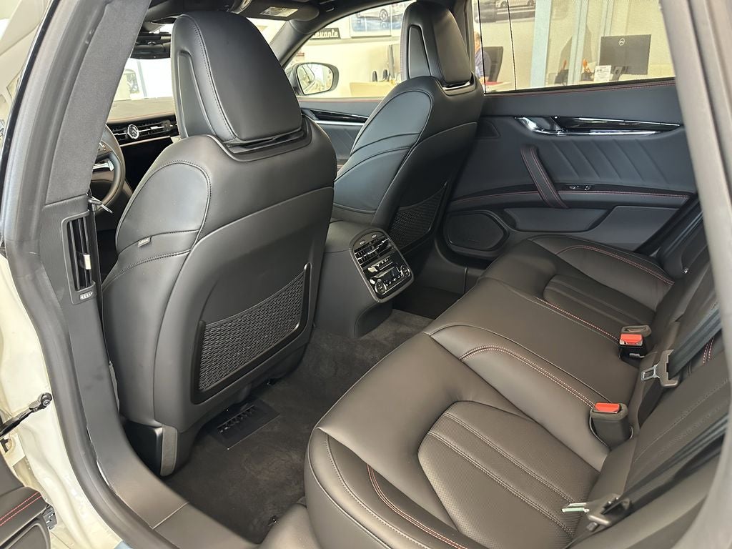 2024 Maserati Quattroporte Modena Ultima Q4