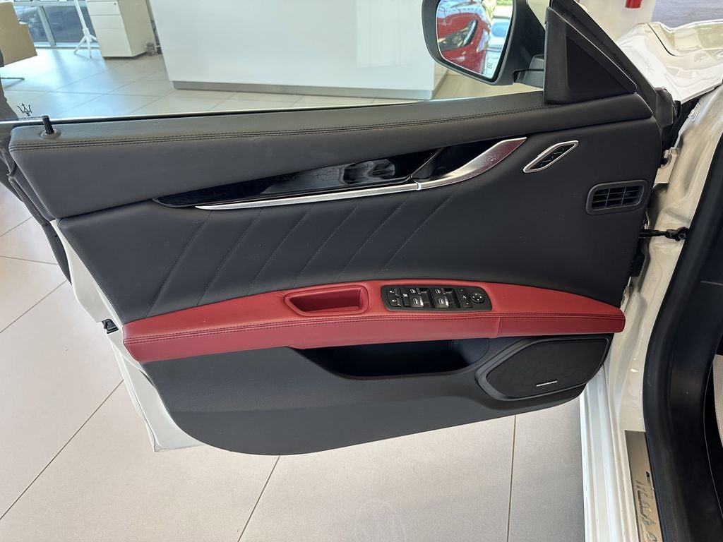 2023 Maserati Ghibli Modena Q4