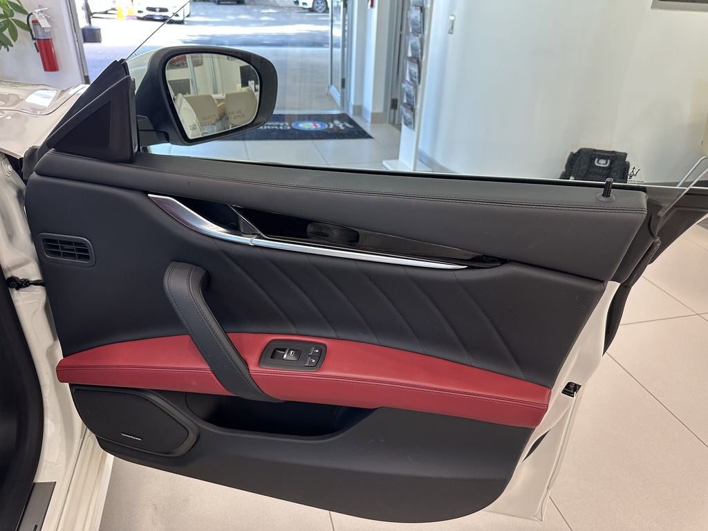 2023 Maserati Ghibli Modena Q4