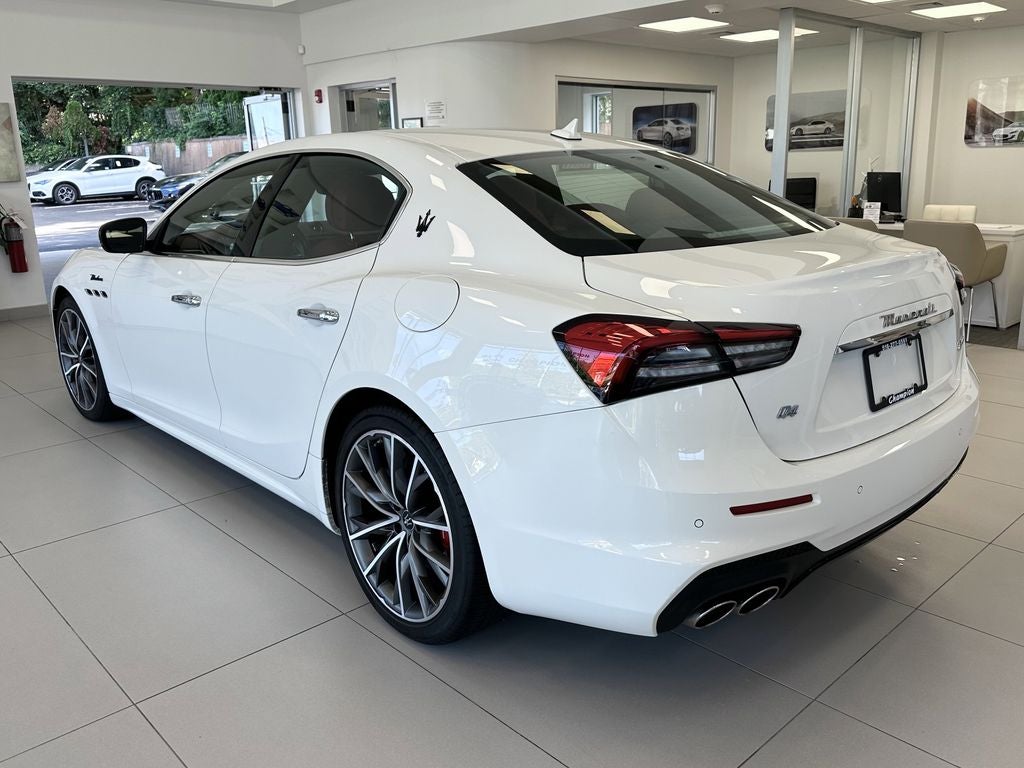 2023 Maserati Ghibli Modena Q4