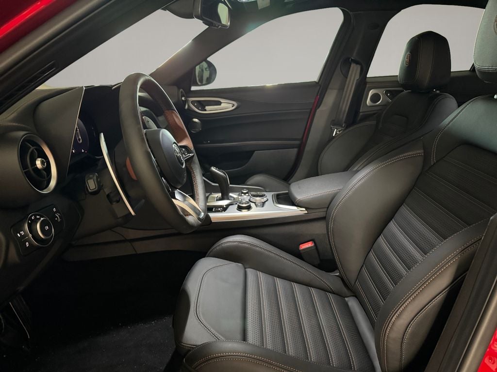 2025 Alfa Romeo Giulia GIULIA INTENSA AWD