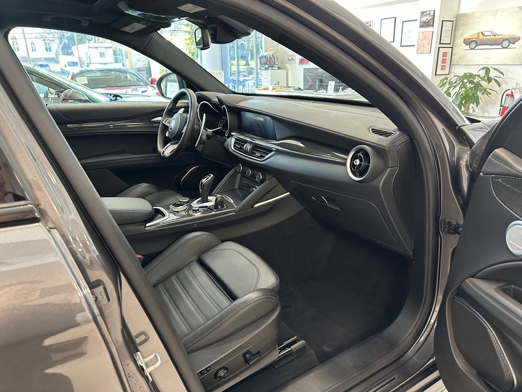 2023 Alfa Romeo Stelvio Quadrifoglio AWD